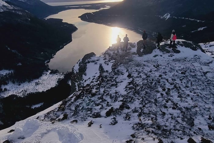 Ushuaia: Andennacht. Sonnenuntergang an den Fuegúinos-Seen mit Trekking und Abendessen