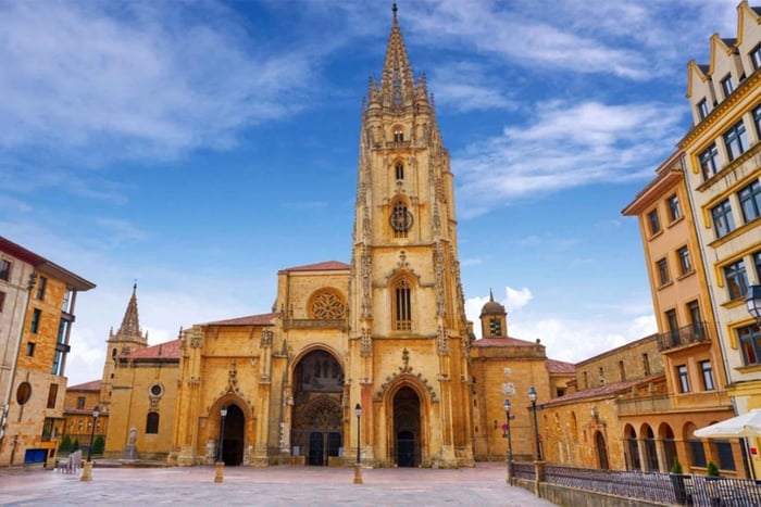Rundtur i Oviedos historiske centrum