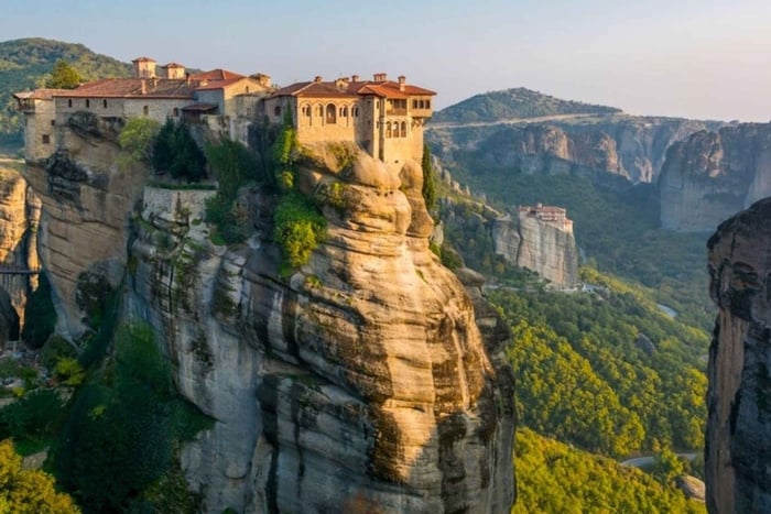 2 días en Delfos y Meteora con guía oficial, entradas y recogida en el hotel