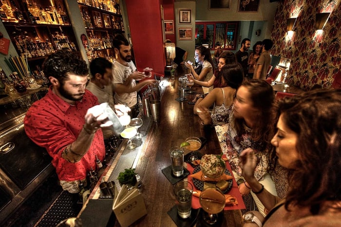 Athen by Night: Sightseeing, brennevin og mat