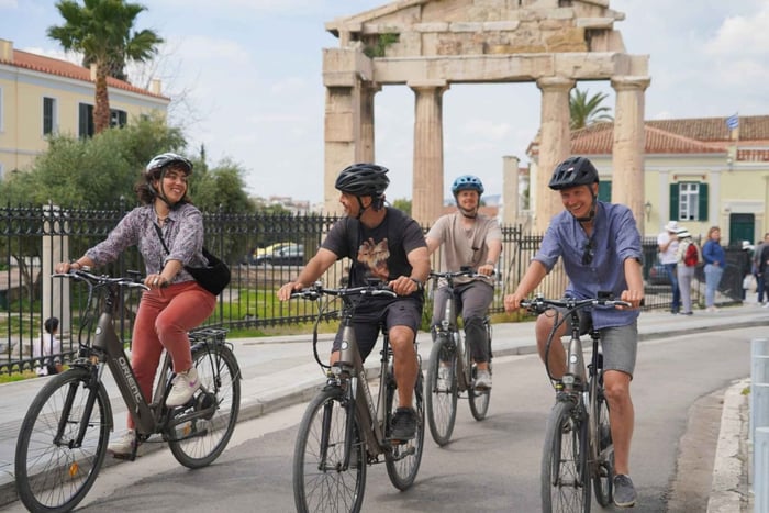 Athens: City Bike tour with Acropolis Visit Option