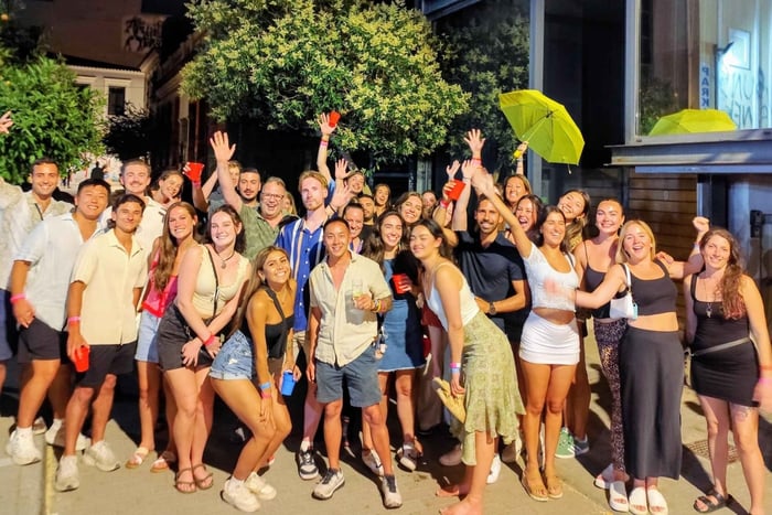 Tournée des bars à Athènes avec 1 h d'open bar et accès VIP aux boîtes de nuit