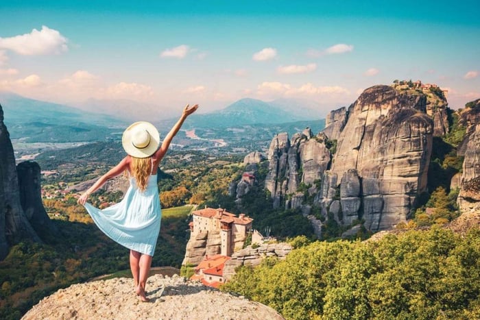 Atenas a Meteora: Mosteiros, cavernas e paragens à beira-mar