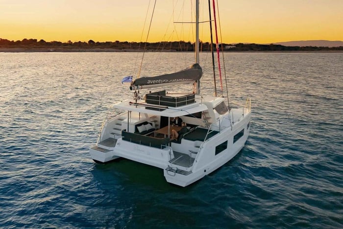 Athènes : croisière en catamaran avec barbecue et boissons