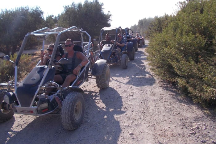 Creta: safari de medio día en buggy con cueva y snorkel