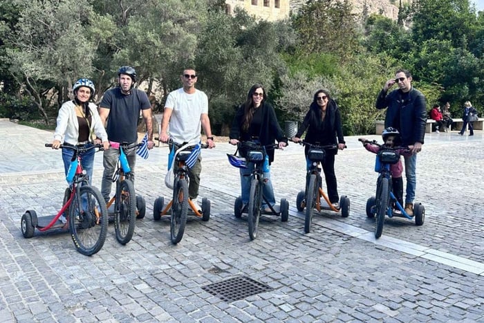 Athènes : visite en vélo électrique avec dégustation de gyros et souvlaki