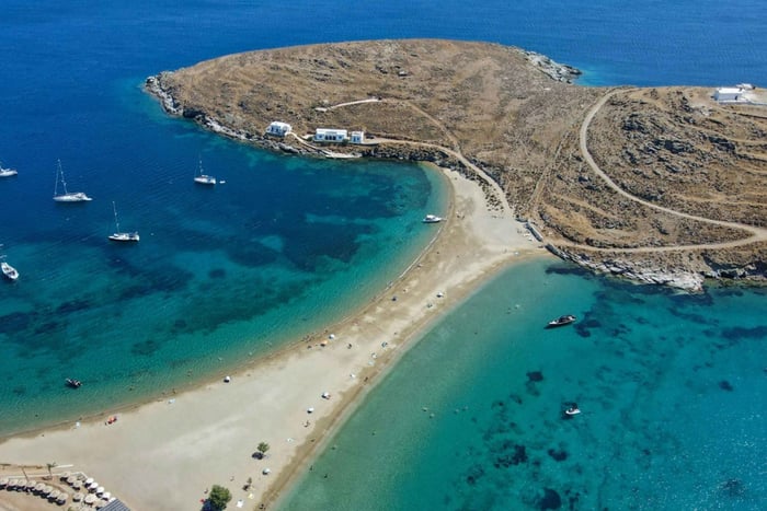Ferry Journeys Between Lavrio Port and Kythnos