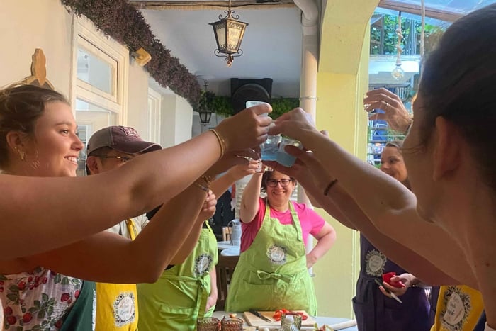 Atenas: clase de cocina griega con cena y bebidas