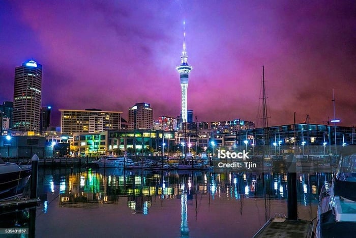 Auckland NZ: Sky Tower 360° Views Guided Sunset Experience