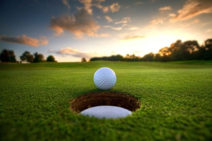 Premium Golf Experience including Hire