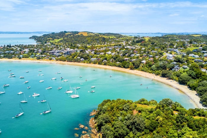 Waiheke Island E-Bike Hire, Ferry Tickets & Picnic Lunch