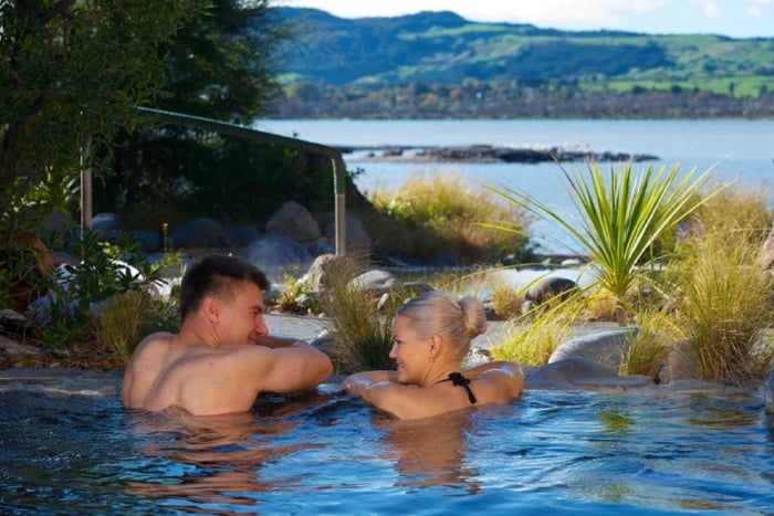 Waitomo & Rotorua Day Tour with Spa Entry from Auckland