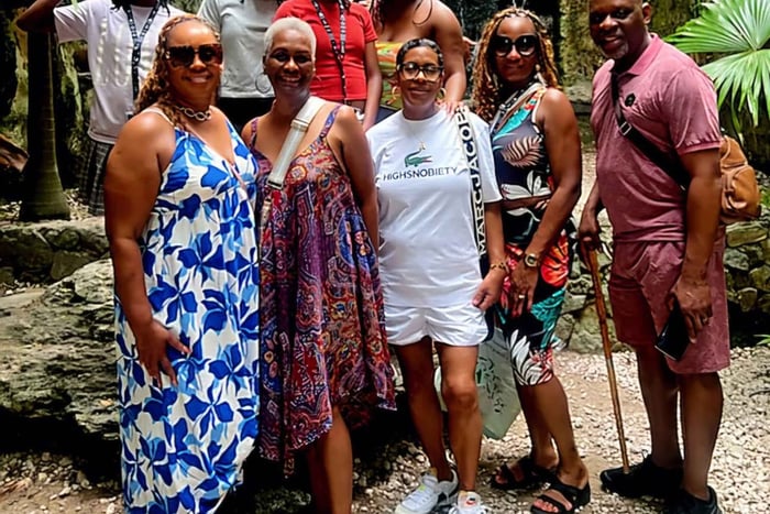 (Bahamas) Nassau City Highlights with Cave and Rum Tasting