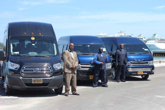 Nassau lufthavn: Til Courtyard by Marriott