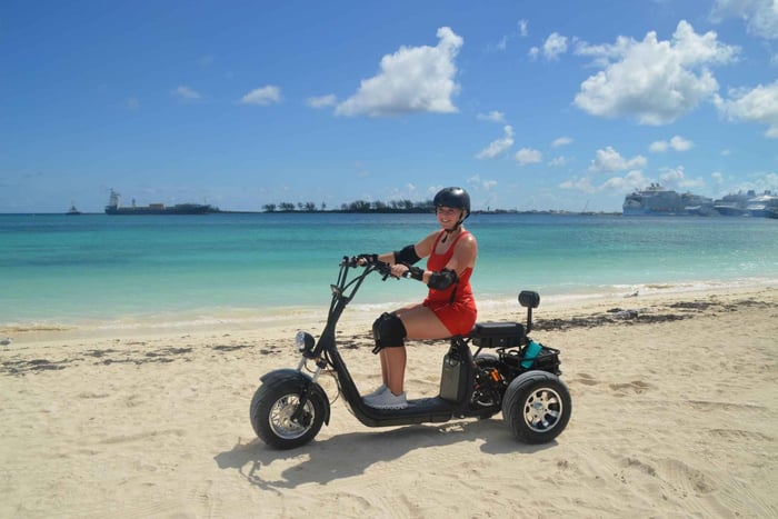 Nassau: Electric Tryke Tour with Local Bites & Drinks