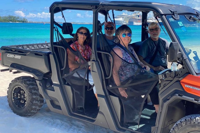 Nassau, Rundtur på ön i jeep-buggy med bahamansk lunch