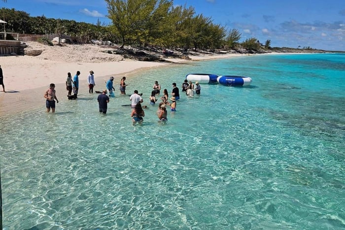 Nassau: Rose Island Ultimate Beach Day Escape