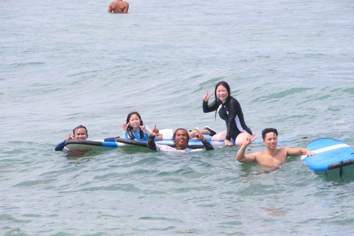 Bali/Muaya: Family Surf Lesson with Instructor