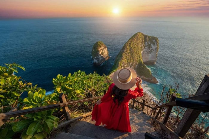 Bali: Nusa Penida West and East Full-Day Tour with Guide