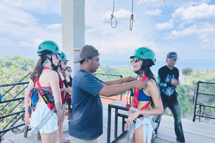 Bali: Nusa Penida Zipline, Beaches, and Lunch Day Trip