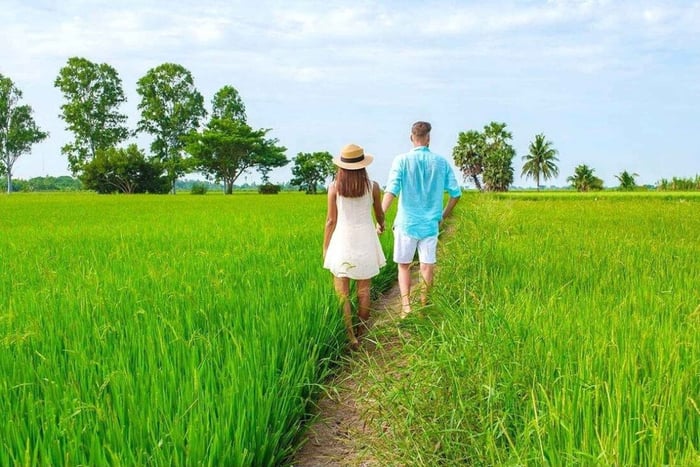 Bali: Rice Terrace Trekking & Jungle River Tubing Adventure