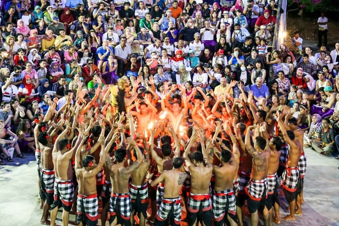 Bali: Tempio di Uluwatu, danza kecak e Baia di Jimbaran