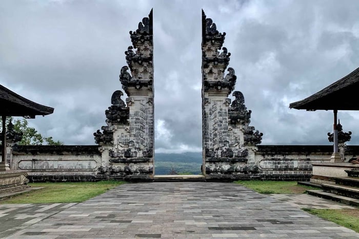 tour por los templos de Besakih, Lempuyang y Tirta Gangga