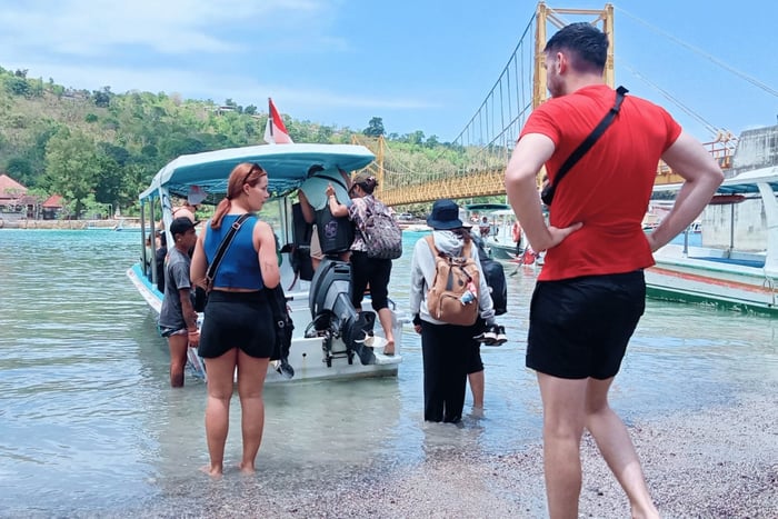 Boat Transfers Between Nusa Penida and Nusa Lembongan
