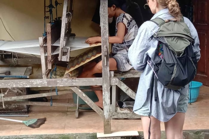 East Nusa Penida Tour & Traditional Cepuk Weaving Experience