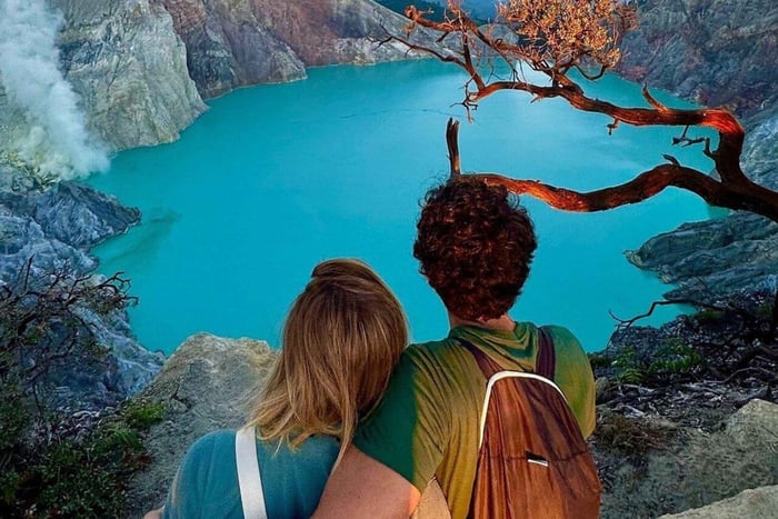 Desde tour de senderismo de 24 horas al volcán Ijen con todo incluido