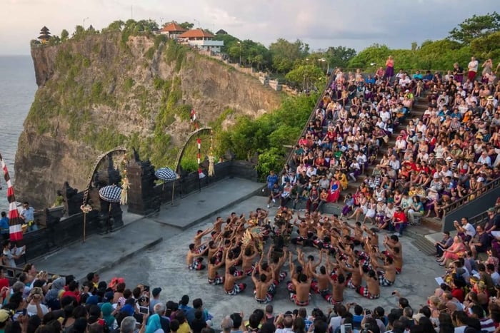 Half Day Tour With Uluwatu Kecak, Dinner And Drop-Off