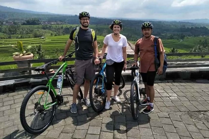 descenso en bicicleta por Kintamani y senderismo por el monte Batur