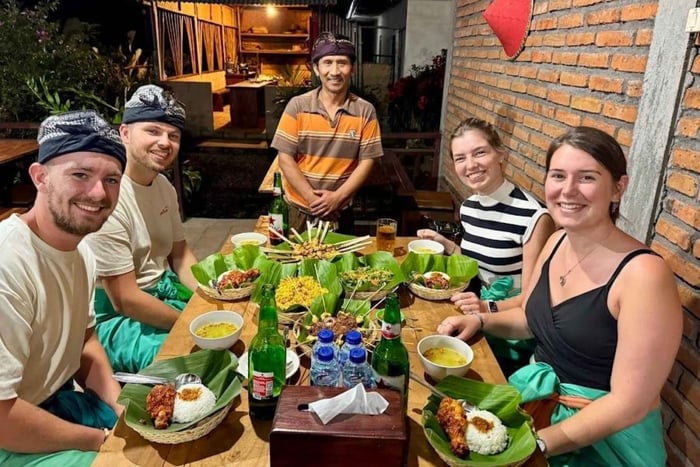 Munduk Night Stargazing with Dinner at Local Home