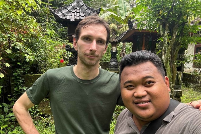 Private Travel-Conscious Tour with English Driver