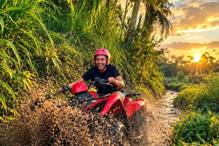 avventura in all-terrain vehicle a Sidemen con percorso su sterrato nella giungla e nel fango