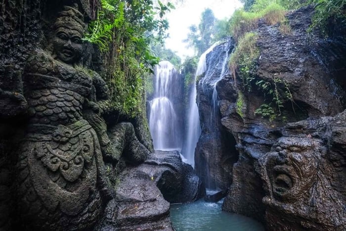 Spiritual Cleansing at Taman beji - Temple & waterfall