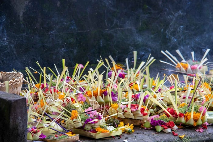 Tampaksiring: ritual Melukat en Pura Mengening con guía