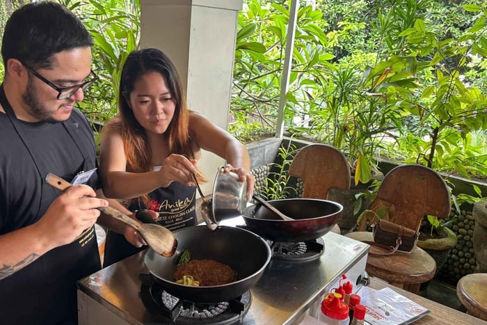 Clase de cocina por la noche y cena en Ubud