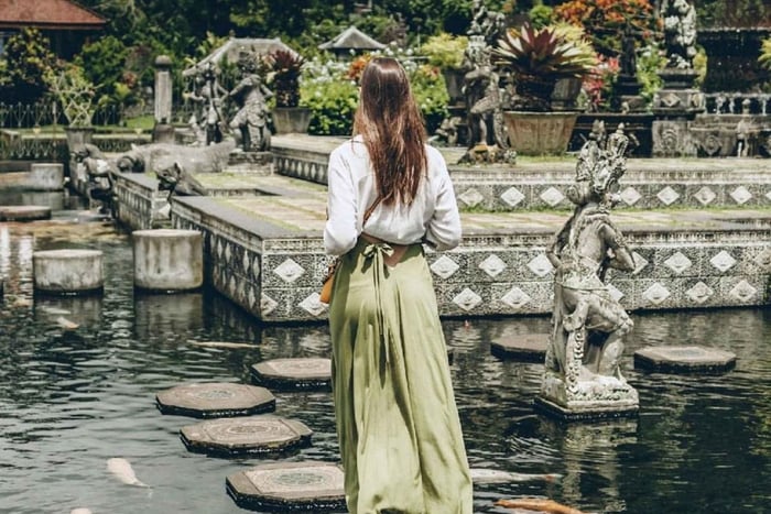 Ubud Full Day: Waterfalls, Swing, Temple & Rice Terrace