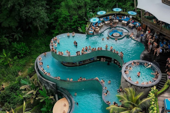 Ubud: Gorilla Cave ATV, Rice Terrace & Cretya Pool Tour