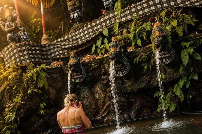 Ubud: sanación y purificación con un chamán en un templo escondido