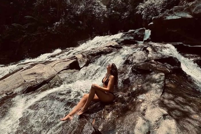 Ubud: Vandretur gennem jungle og langs floder til fem vandfald
