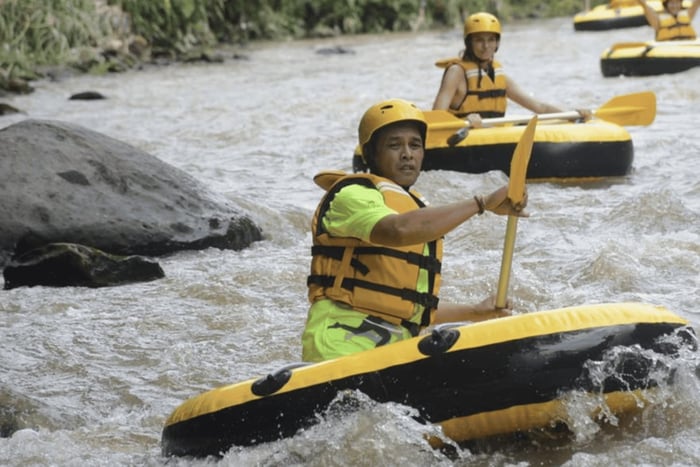 Ubud: Wos Rivier Tubing met Waterval Avontuur en Lunch