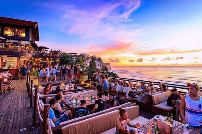 Uluwatu Sunset, Garuda Wisnu, Melasti & Kecak Tour