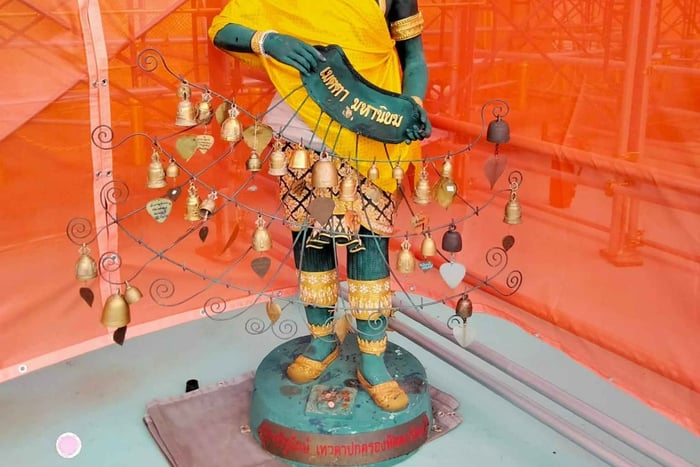 Bangkok : visite de la maison de l'artiste, de trois temples et de Chinatown