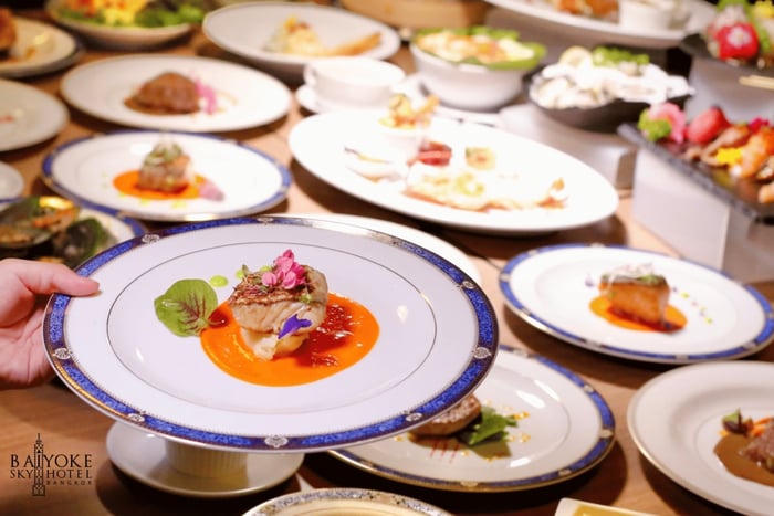Bangkok : Baiyoke Sky Crystal Grill & plateforme d'observation