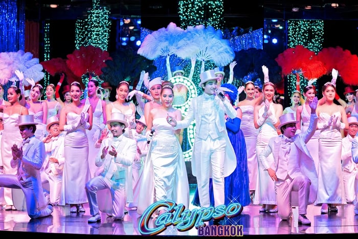 Bangkok: Calypso Cabaret Show with Optional Dinner