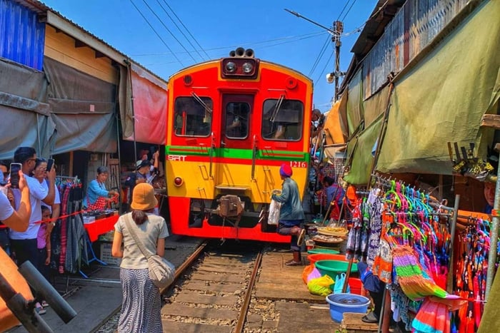 Bangkok: Damnoen Saduak en Mae Klong Trein Markten