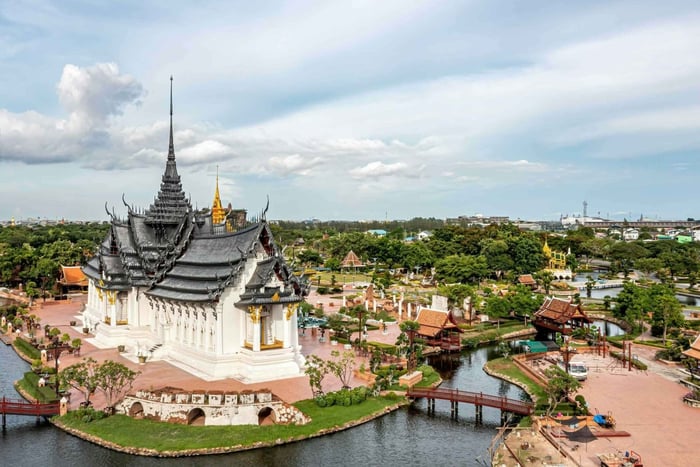 Bangkok Erawan-museet, den gamle byen og privat tur til Bang Pu