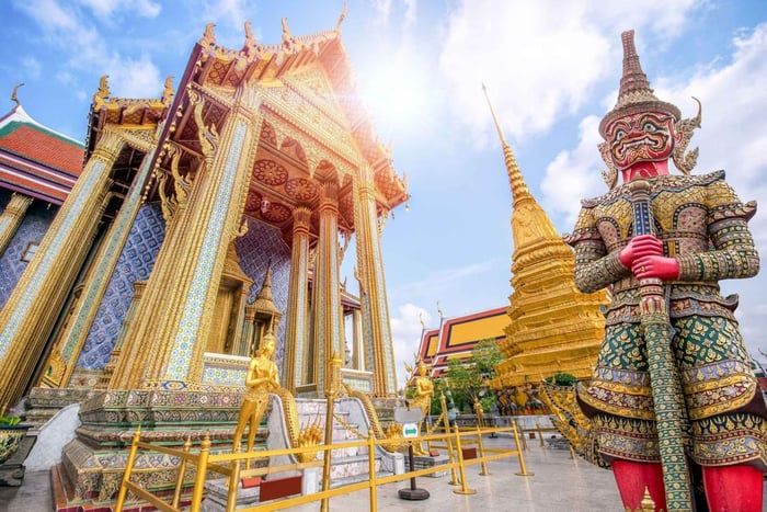 Bangkok : palais royal, train et marché flottant